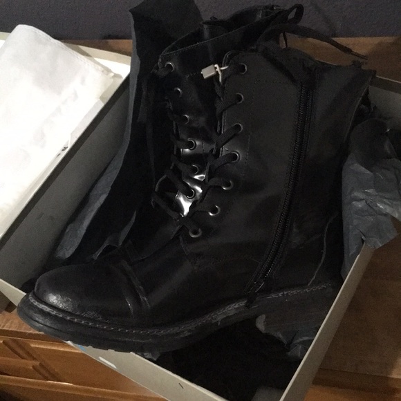 Black Leather Ankle Boots- Purchased from Yoox - Picture 3 of 6